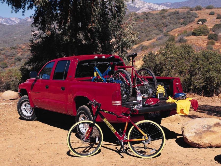  Dodge Dakota Sport Quad Cab 2000 года  (фото 12 из 22)
